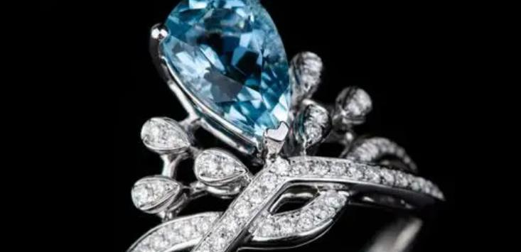 海蓝宝属于水晶还是宝石 海蓝宝的价值是什么